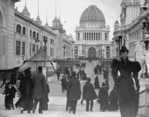 Looking south, Administration Building from Wooded Isle Bridge; World’s Columbian Exposition, Chicago, IL. Source: ICHi-25087. Chicago History Museum. Reproduction of photographic print.