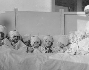 Post-mastoiditis surgical patients (young children) at Cook County Contagion Hospital; Chicago, IL (G1986:484). Source: ICHi-26997. Chicago History Museum.